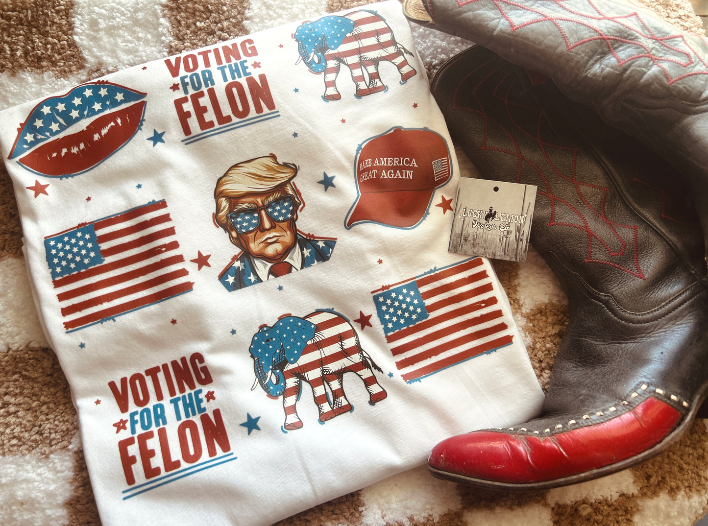 Voting for the felon Tshirt