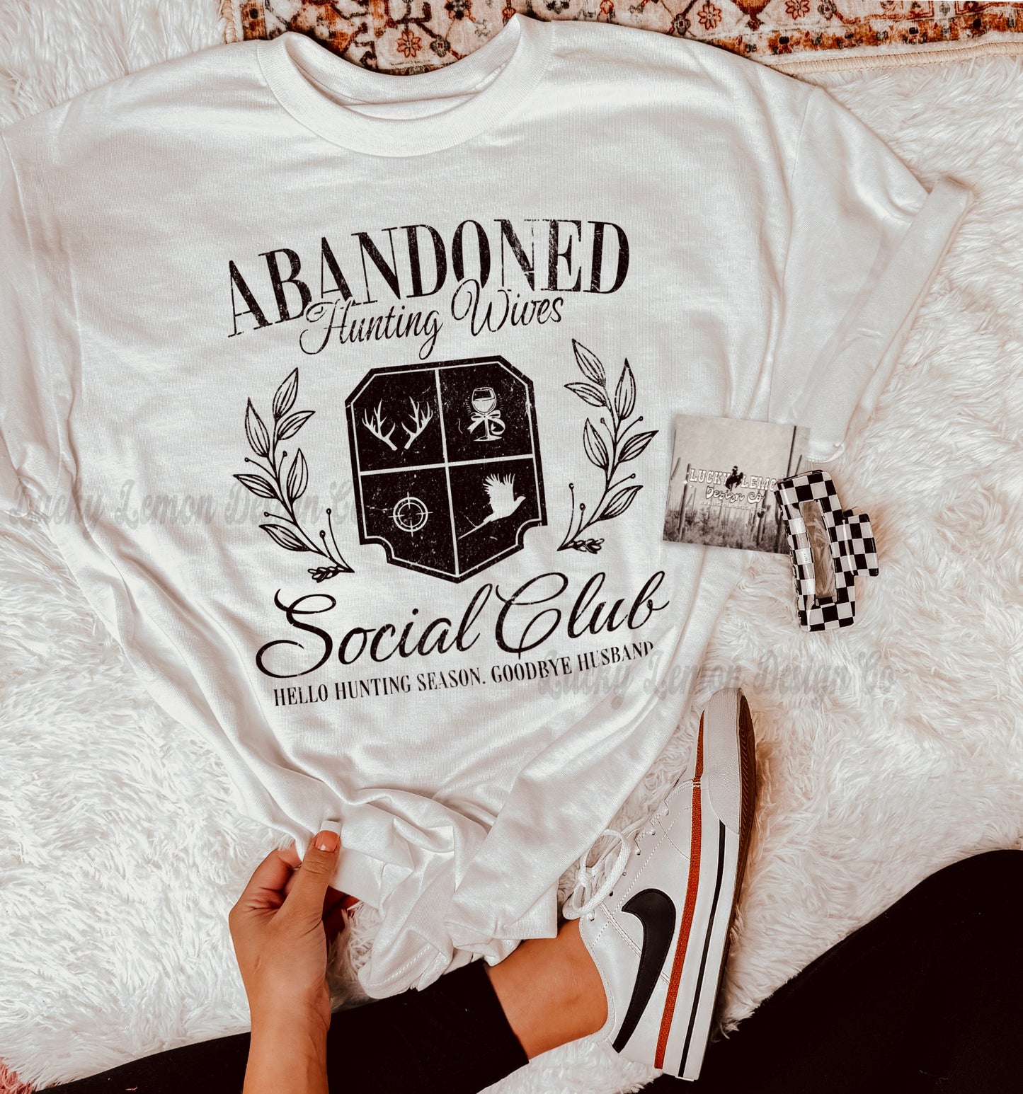 Abandoned hunting wife Tshirt