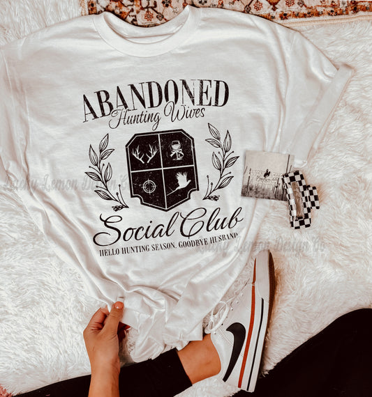 Abandoned hunting wife Tshirt
